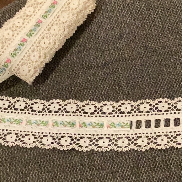 ASSORT 50+ YDS  VINTAGE TRIMS - Picture 5 of 7